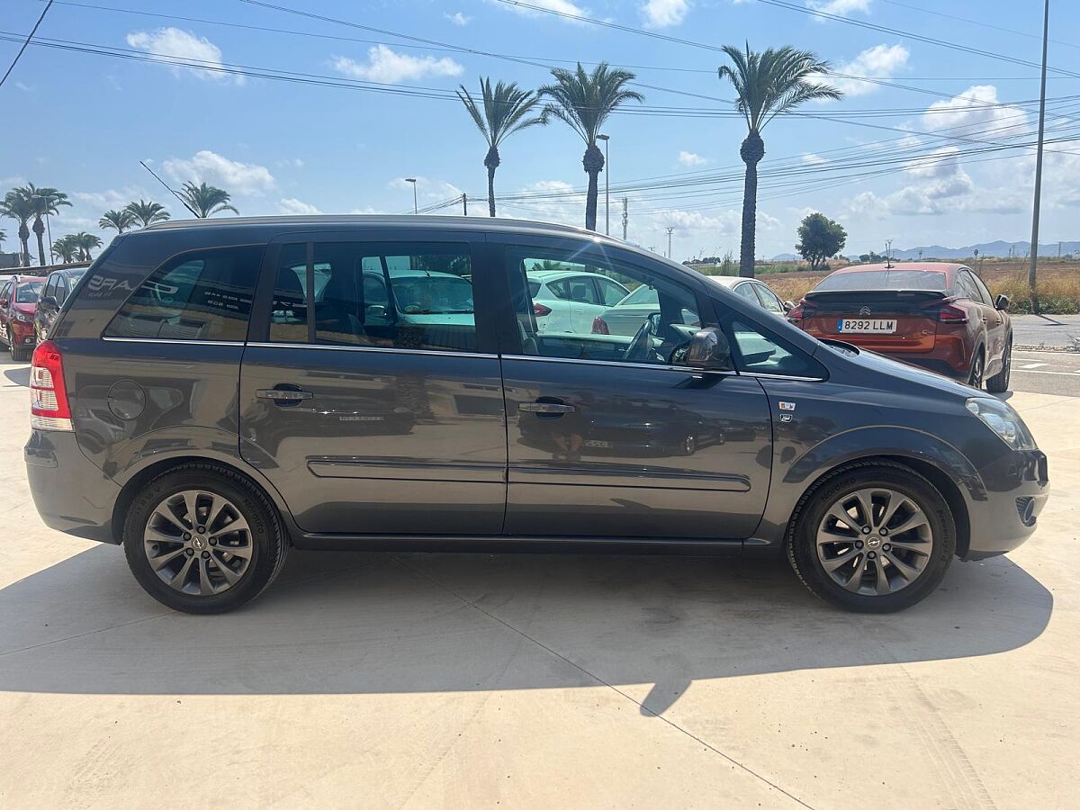 OPEL ZAFIRA 111 JAHRA 1.8 SPANISH LHD IN SPAIN 129000 MILES SUPERB 7 SEATS 2010